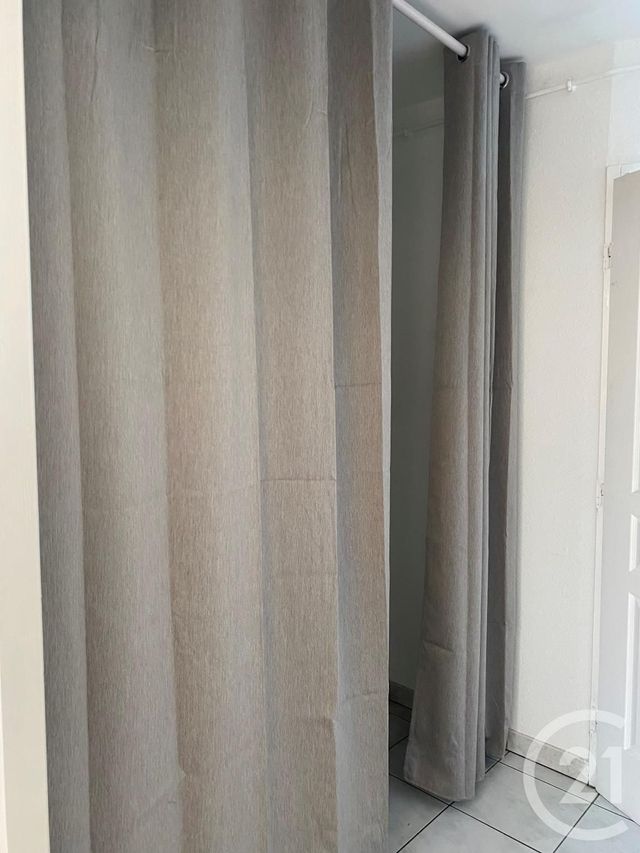 Appartement F3 à louer - 3 pièces - 43.0 m2 - ARS SUR MOSELLE - 57 - LORRAINE - Century 21 Côté Est Immobilier