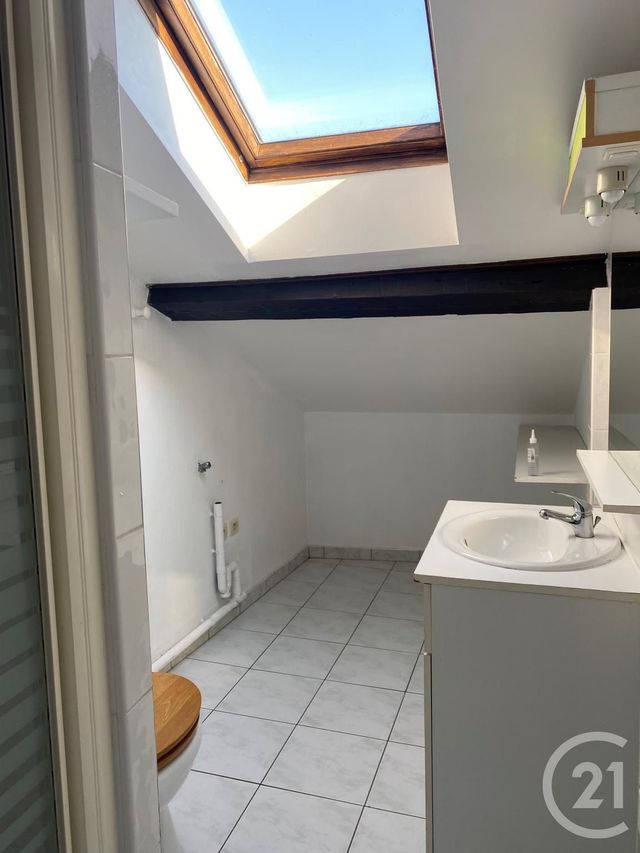 Appartement F3 à louer - 3 pièces - 43.0 m2 - ARS SUR MOSELLE - 57 - LORRAINE - Century 21 Côté Est Immobilier