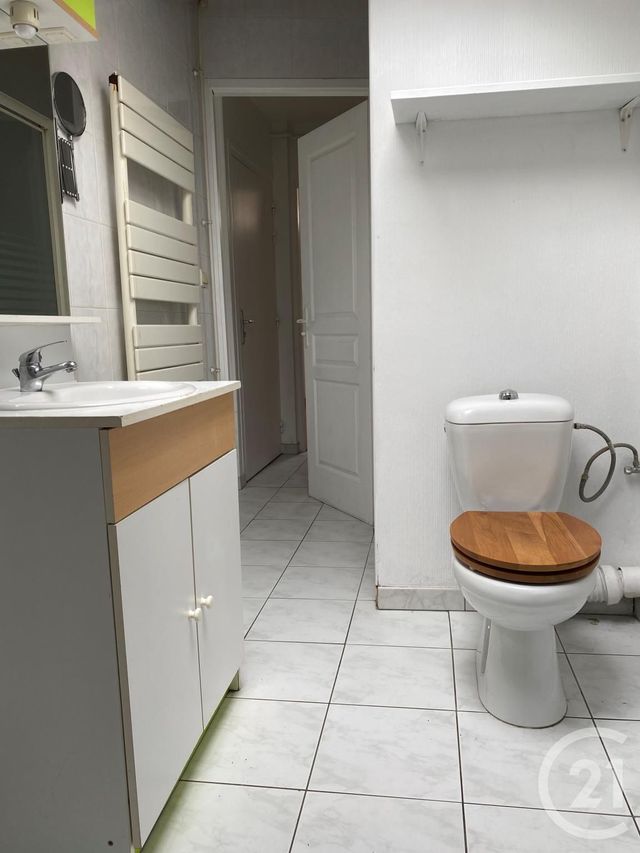 Appartement F3 à louer - 3 pièces - 43.0 m2 - ARS SUR MOSELLE - 57 - LORRAINE - Century 21 Côté Est Immobilier