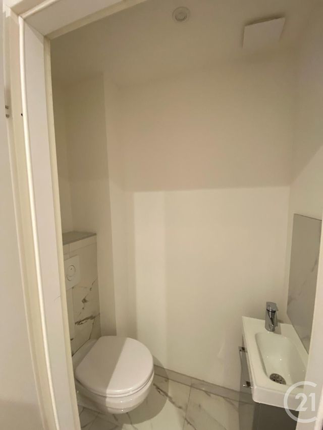 Appartement F3 à louer - 5 pièces - 105.42 m2 - METZ - 57 - LORRAINE - Century 21 Côté Est Immobilier