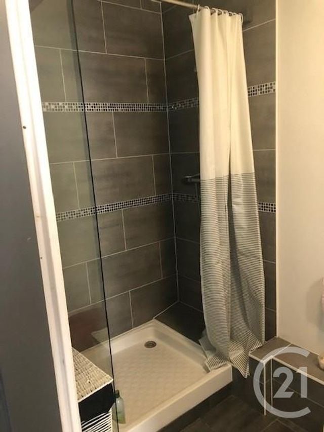 Appartement F1 à louer - 1 pièce - 25.58 m2 - METZ - 57 - LORRAINE - Century 21 Côté Est Immobilier