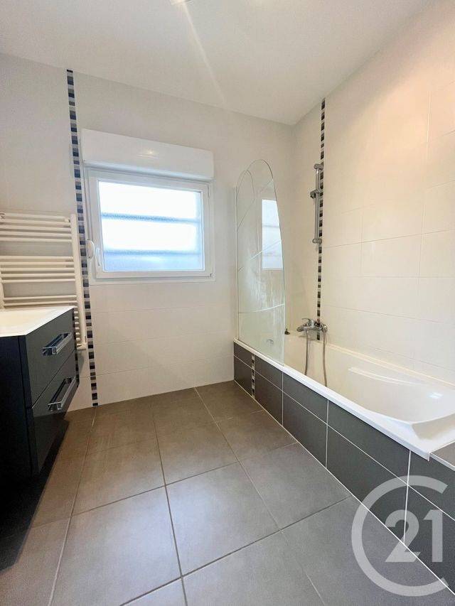 Appartement F3 à louer - 3 pièces - 65.29 m2 - ROSSELANGE - 57 - LORRAINE - Century 21 Côté Est Immobilier